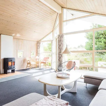 Serene Retreat In Henne By-by Traum Feriehus *